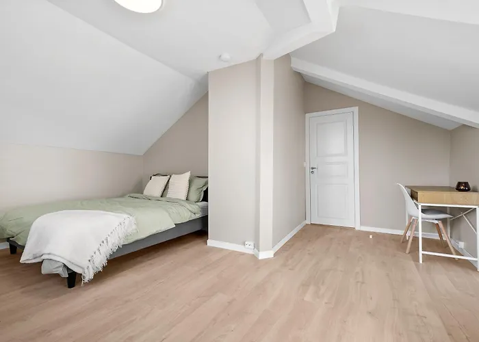 Four-Bedroom In The Heart Of The City - P Apartments